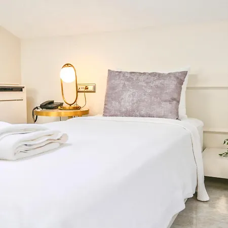 Muhtar Bed and breakfast